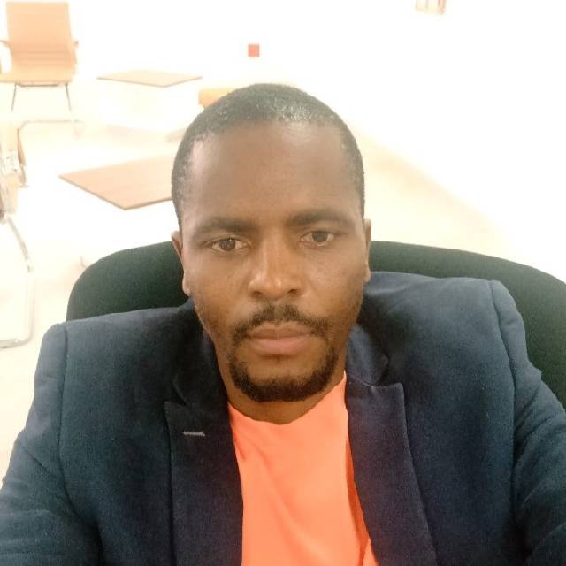 Luvuyo Hemeni