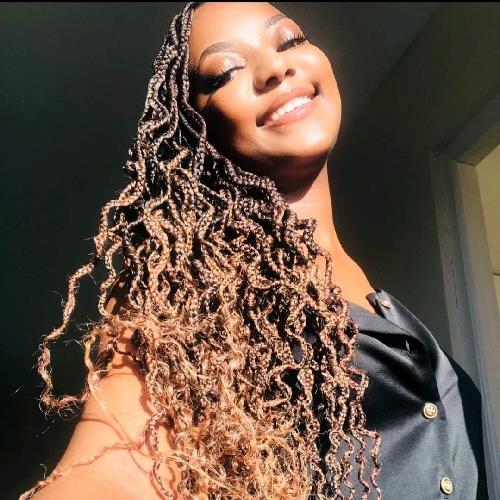 MANDISA MAVELA