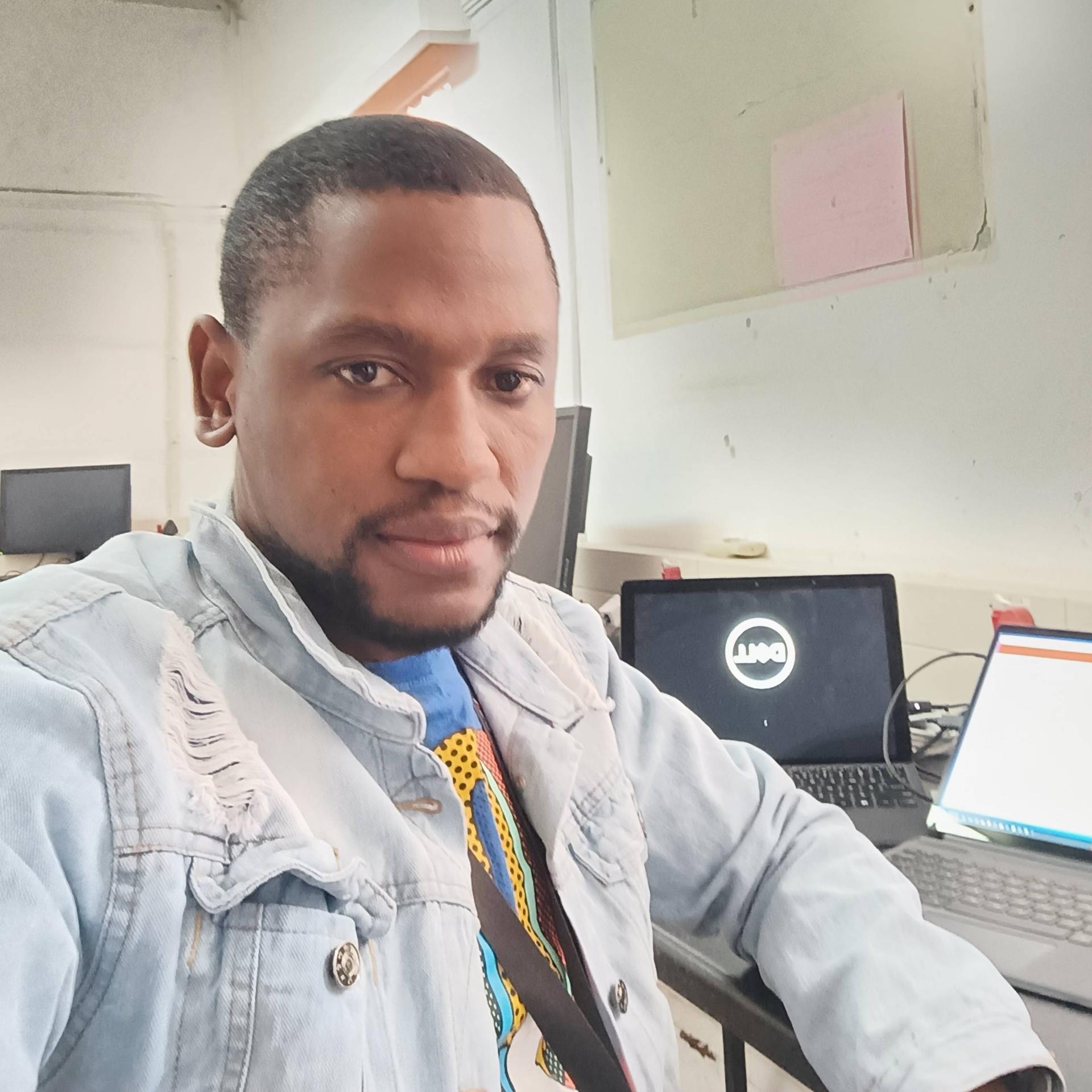 Leo Manyike