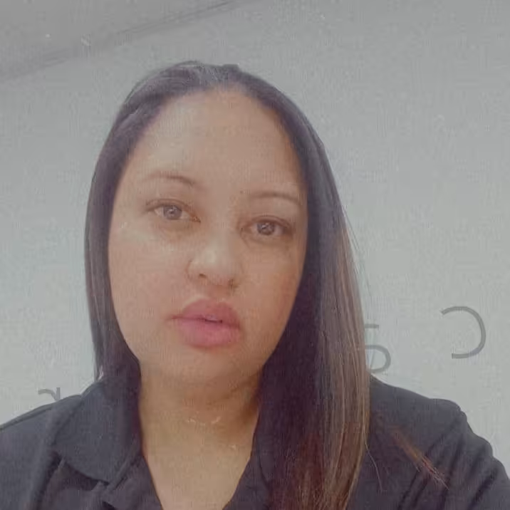 Nishaat Arends