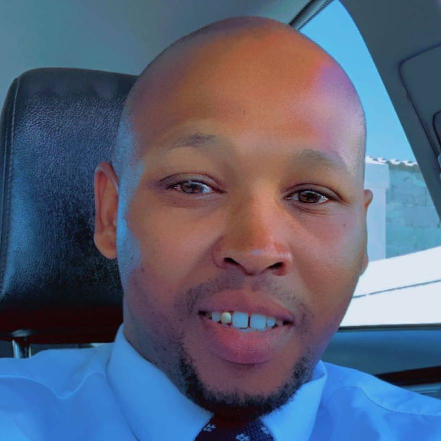 Sandile Selby Tom